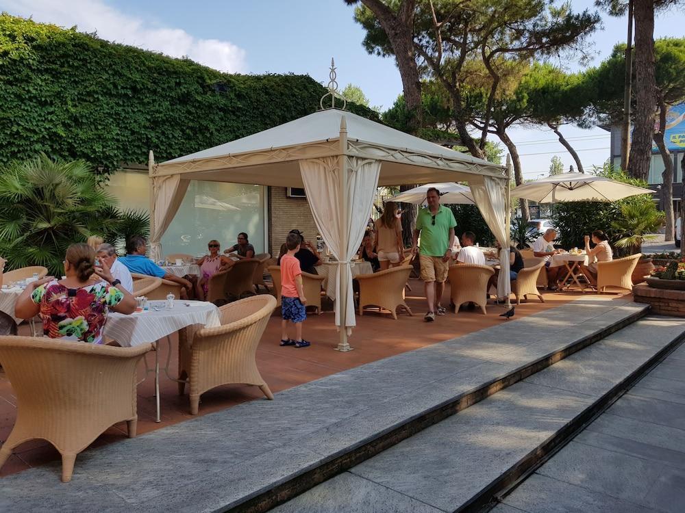 Villa Adriatica Ambienthotels Rimini Zewnętrze zdjęcie